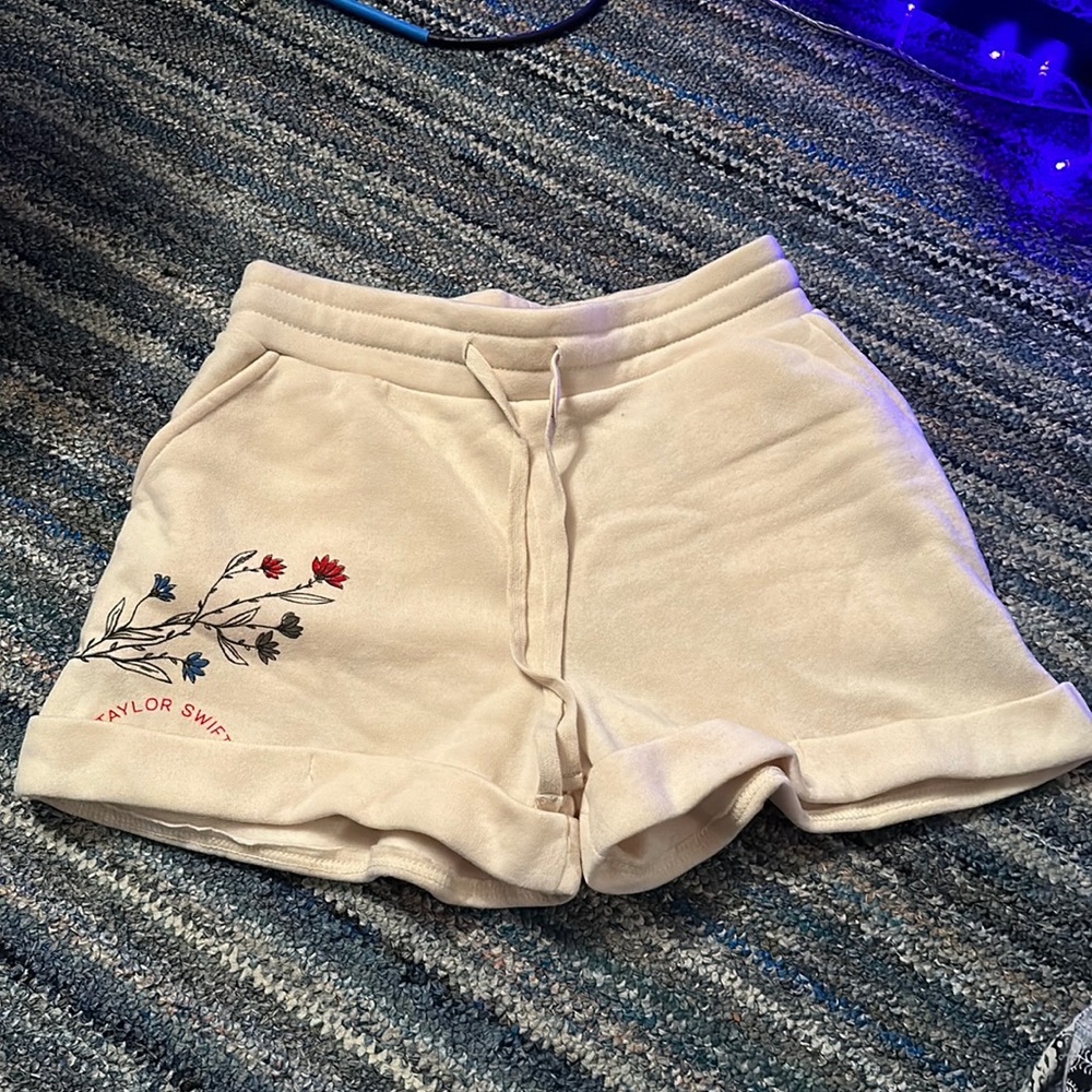 Taylor Swift Loving Him Was Red Shorts, Size Small Official Merchandise